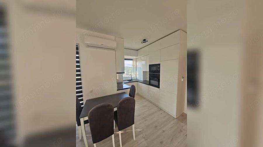 Apartament cu 4 camere decomandat în Centura