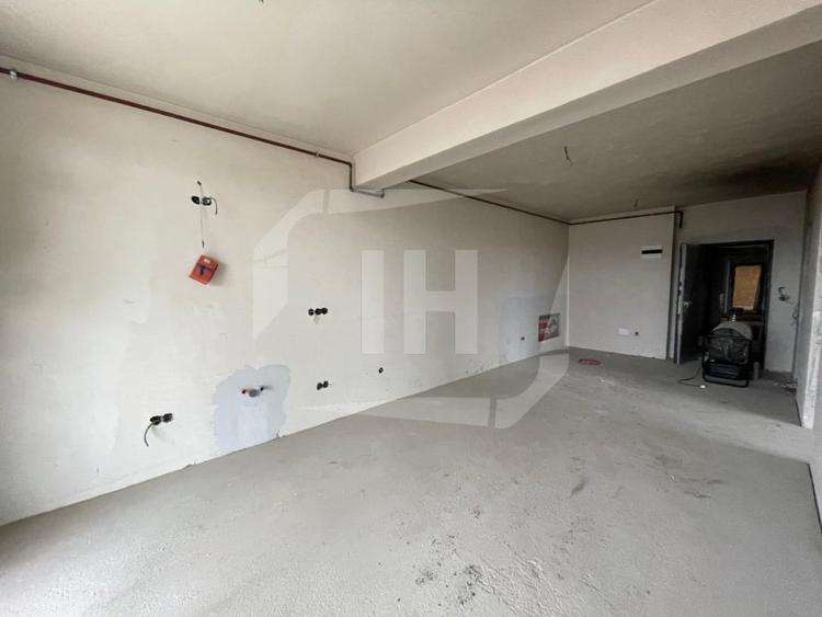 Apartament cu 3 camere semidecomandat în Baciu