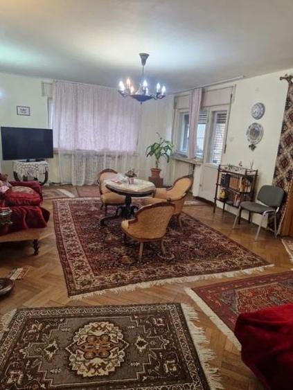 Apartament cu 5 camere decomandat, mobilat în Cotroceni