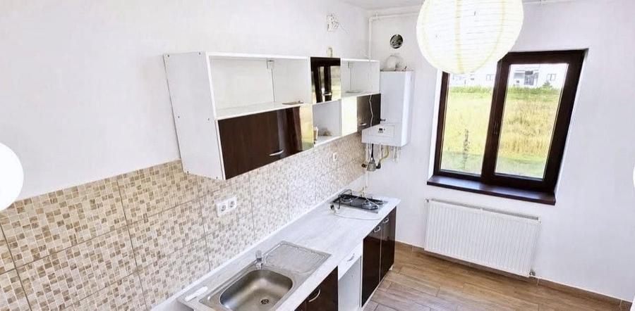 Apartament cu 2 camere decomandat în Tractorul