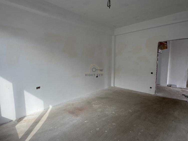 Casă individuală cu 4 camere cu Canalizare în Dragomirești-Deal