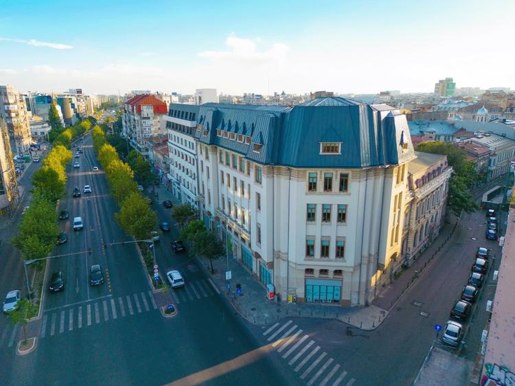 Birou, de 300 mp, în P-ța Universității