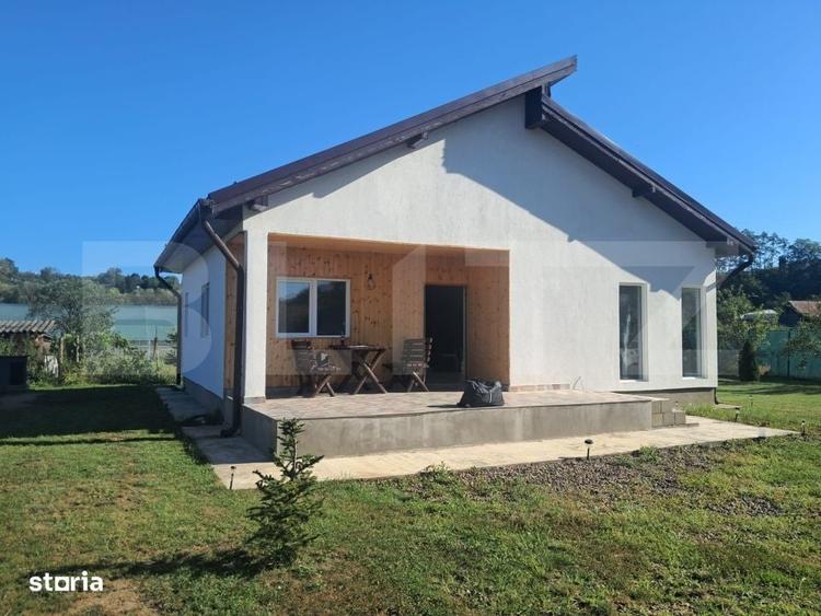 Casă cu 3 camere în Ceuaș