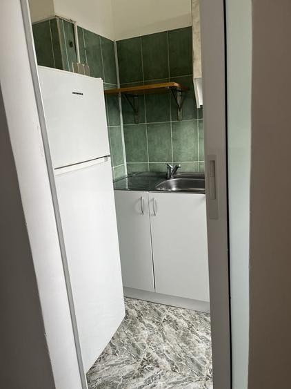 Garsonieră în Vest
