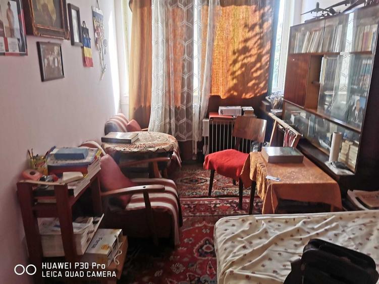 Apartament cu 3 camere decomandat în Cantemir