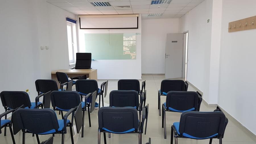 Spațiu comercial, de 241 mp, în Central