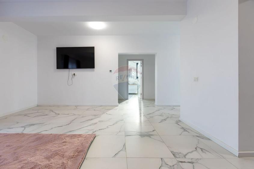 Casă de vânzare - 110 mp,  Serbanesti - 11