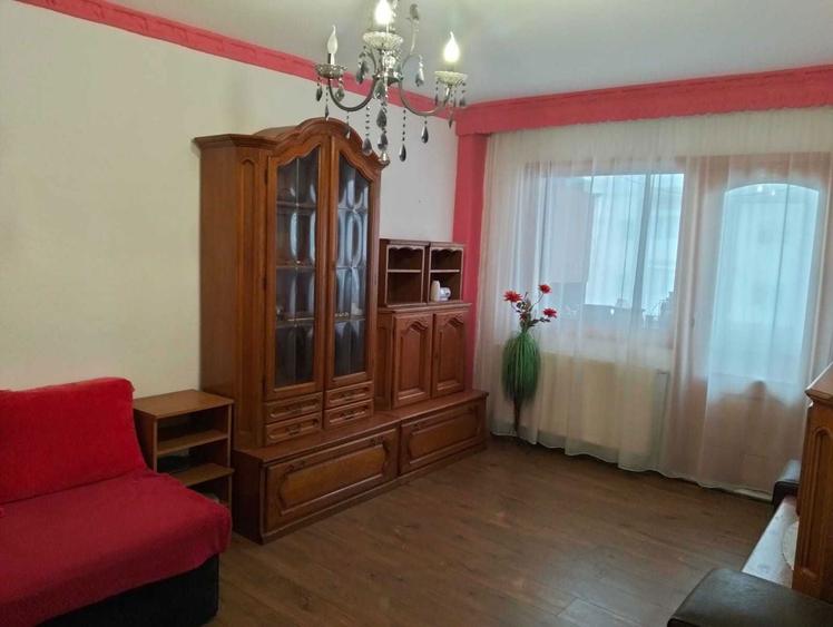 Inchiriez apartament cu doua camere decomandat in Bacau - 1