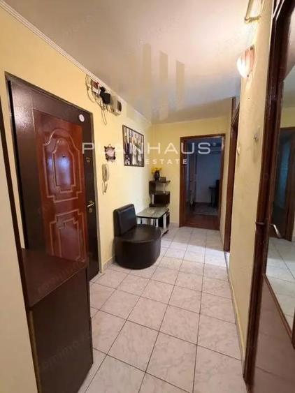 Apartament 2 camere decomandat, Str. Dobrogei, zona Teren atletism - 2