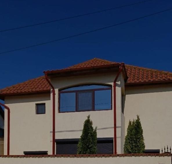 LUMINA - VILA P+1+M -300MP UTILI - 5 CAMERE -- TERMEN LUNG -1000 EURO - 2