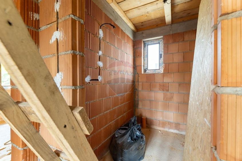 Casa cu 3 camere la rosu, in Vladimirescu  de vanzare - 5