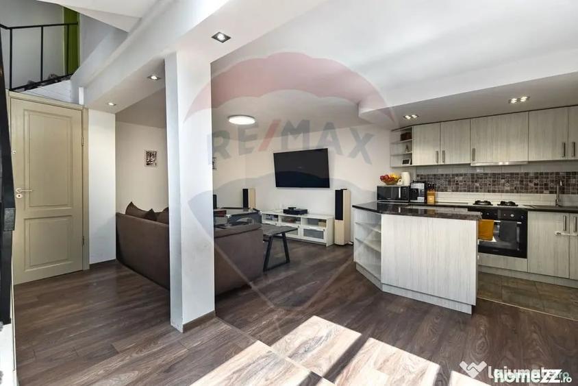 Apartament cu 3 camere nedecomandat în Schei