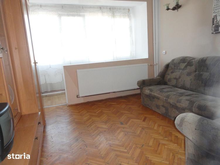 Apartament cu 2 camere decomandat în Romanilor