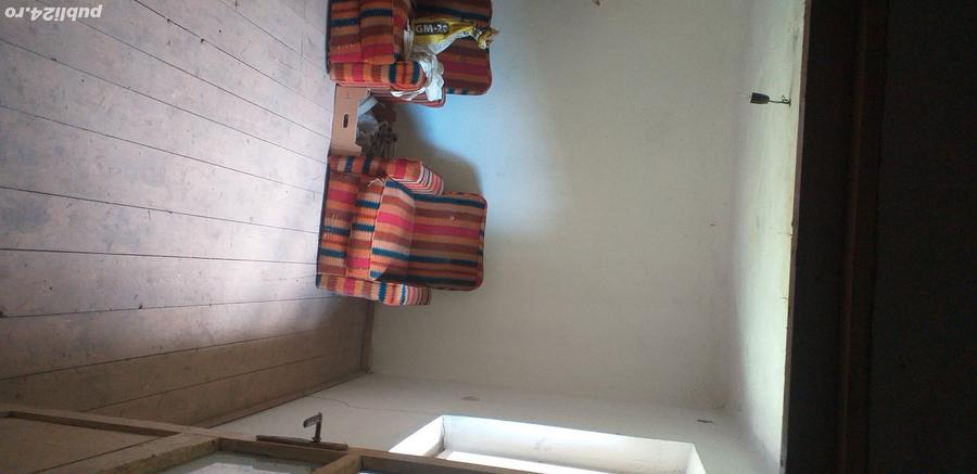 Casa de vanzare la 1kilometru distan?a de alexandria (Poroschia) - 2