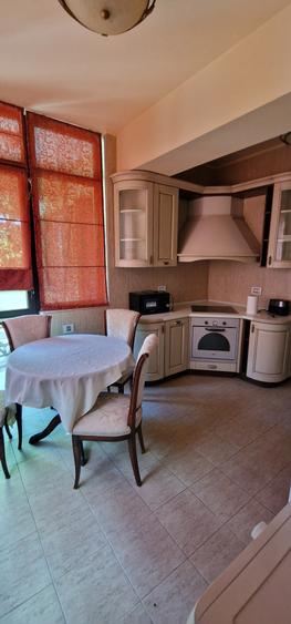 Inchiriere 3 camere - CAPITOL - 2