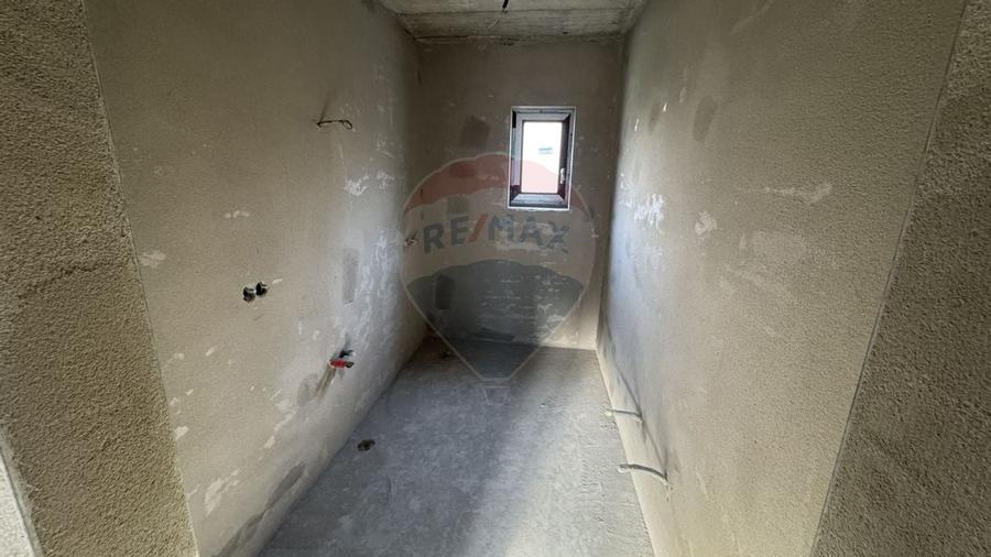 Casa noua de vanzare in zona Parcul Mare (Regina Maria)-semifinisata - 12