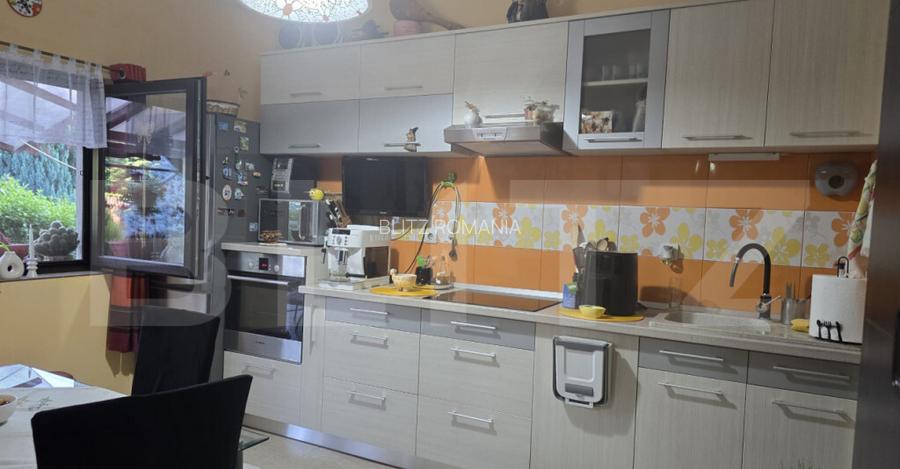 Casa de vanzare, cu 4 camere, 140 mp, teren 300 mp, zona Dar
