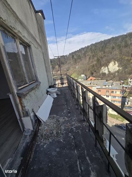 Garsoniera cu balcon bloc de apartamente! - 2