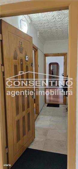 Se vinde apartament cu 2 camere , Brosteni , la etajul 3 - 5