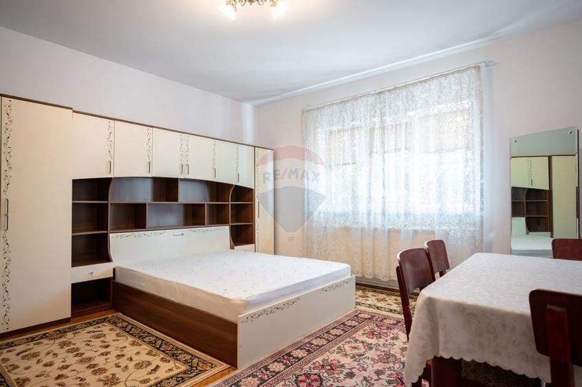 De inchiriat apartament 3 camere la casa, zona Florilor cu parcare - 16