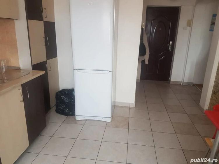 inchiriez camera in apartament de 2 camere - 3
