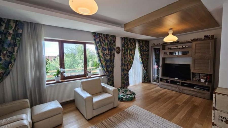 REV2005225 Duplex in centrul Brasovului - 2