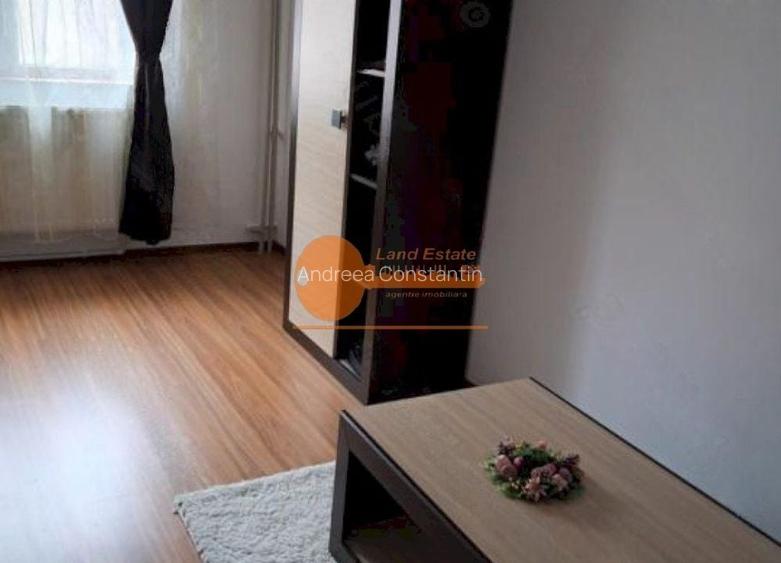 3 camere Uverturii - 1980