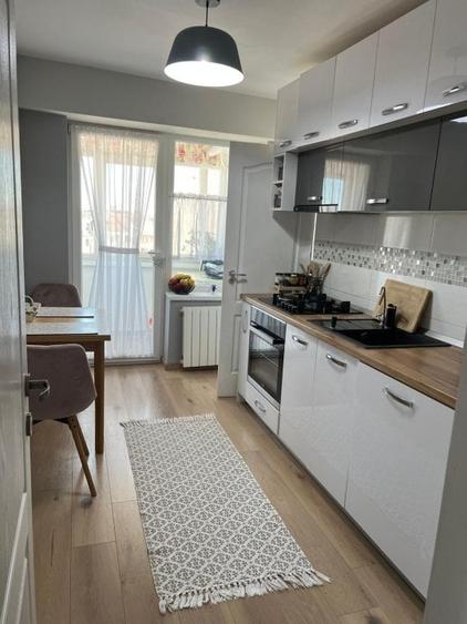 Apartament 3 camere bloc 2005 zona ultracentrala - 1