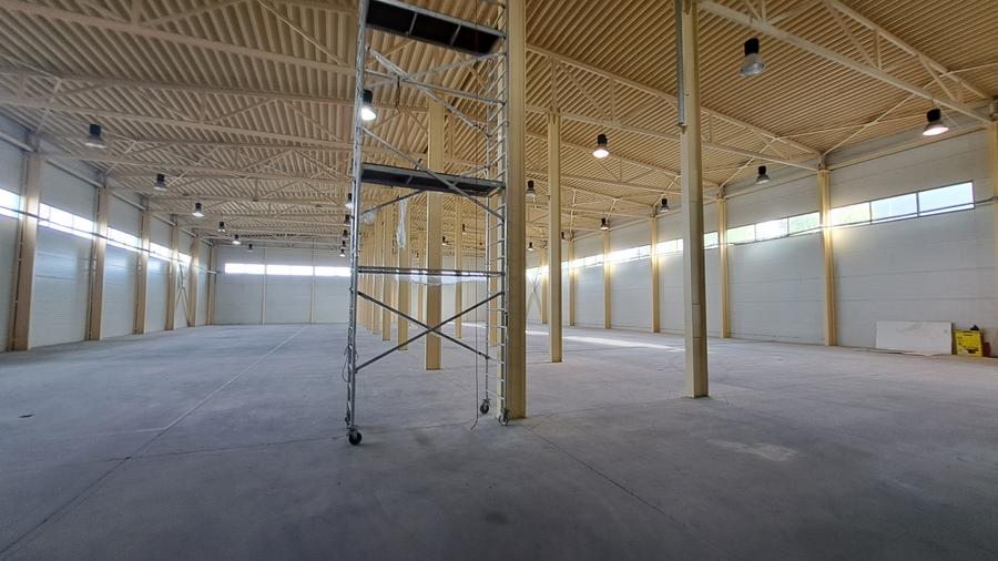 HALA DEPOZITARE CU ETAJ PARTIAL PENTRU BIROURI AMPLASAMENT: OTOPENI - 35