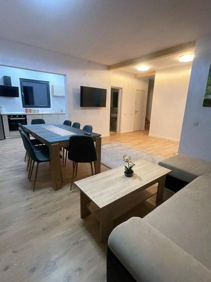 VAND COMPLEX TURISTIC IN BRAN LANGA PARTIA DE SCHI ZANOAGA - 37