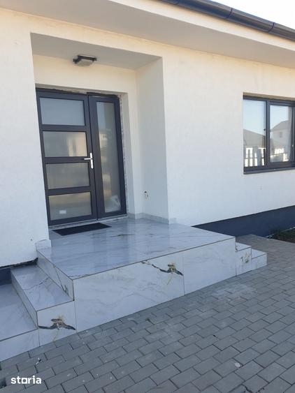 Casă cu 3 camere cu Teren 600 Mp în Tolstoi