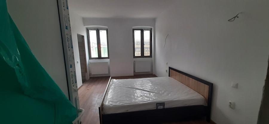 Crizbav Imobil 9 camere cu 9 bai , teren 1500mp , ideal pensiune - 3