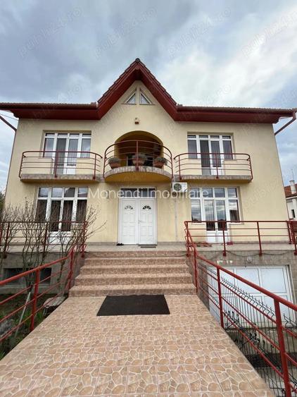 Vila cu 6 camere, 5 bai, piscina, garaj, Strada Colinelor, Oradea.