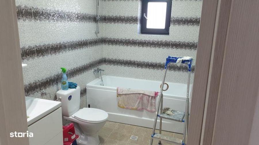 Propietar inchiriez casa complet utilata si mobilata, panouri , robot - 8