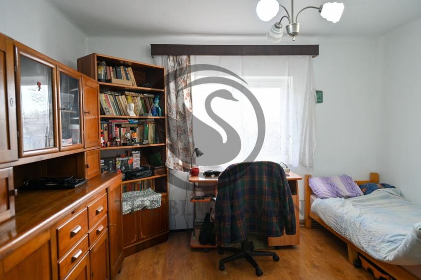 Casa cu 7 camere de vanzare | Zona Centrala, Baicoi | Comision 0% - 15