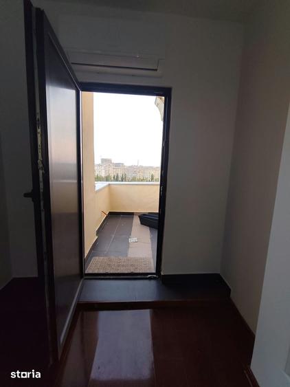 Apartament cu 6 camere în Unirii