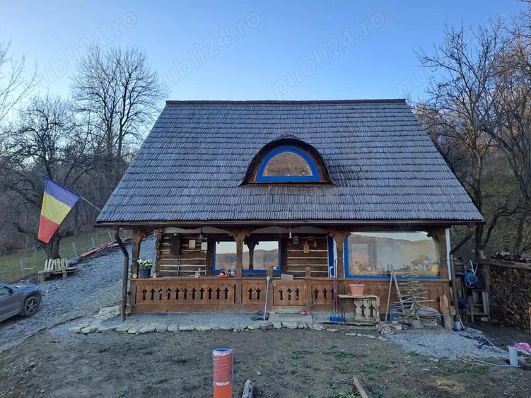 Vand mini complex tradi?ional: o casa maramure?eana, o casu?a de hobbit ?i doua case bucovinene - 6