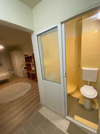 Inchiriez garsoniera moderna, mobilata si utilata, in zona Poarta 6 - 1