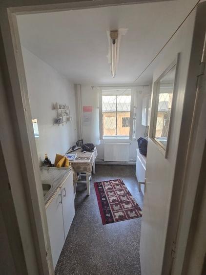 Apartament cu 3 camere, mobilat în Central