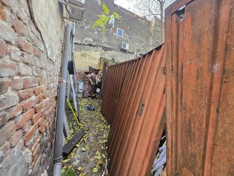 Constructie Ruina 42 mp pe strada Orzari colt Agricultori teren 90mp - 10