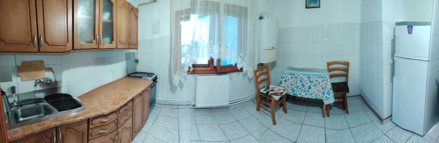 Direct proprietar inchiriez apartament 3 camere BLD. 1 Decembrie - 8