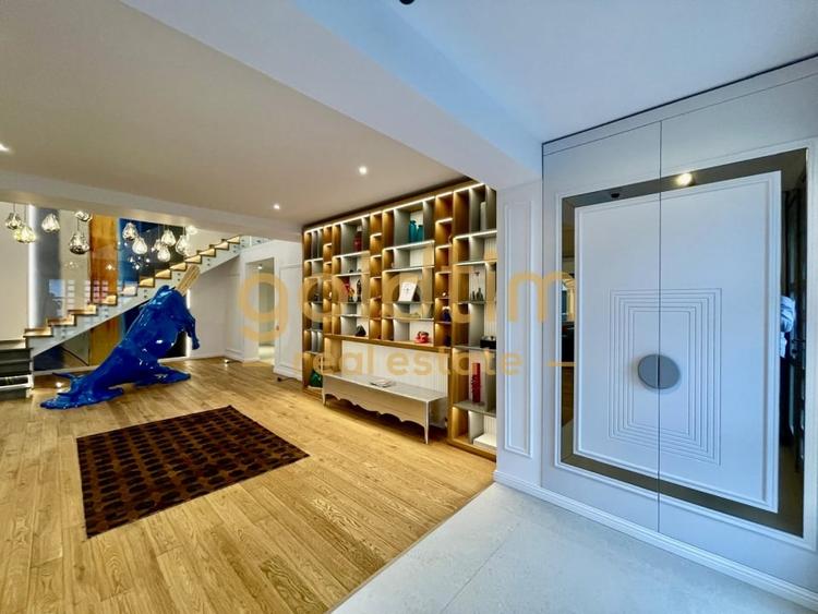 UNICA/ABSOLUT SUPERBA/ VILA INDIVIDUALA/IANCU NICOLAE/CURTE GENEROASA - 12