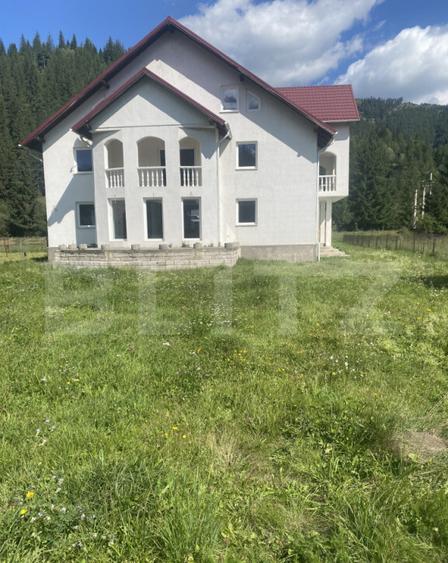Casa de vanzare cu teren, in Pojorata, la ?osea asfalta - 1