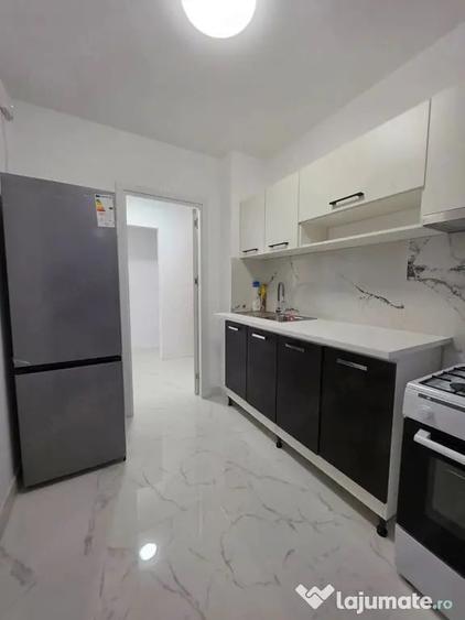 Apartament cu 3 camere semidecomandat în Colentina