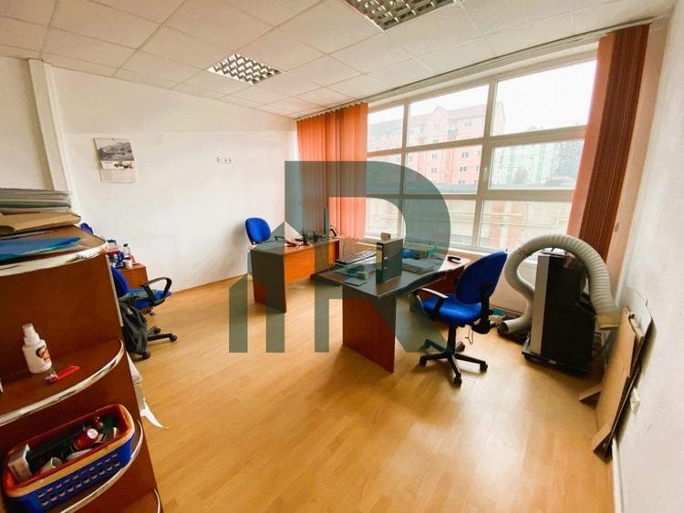 Spatiu open-space generos pretabil birou in zona centrala din Sibiu - 2