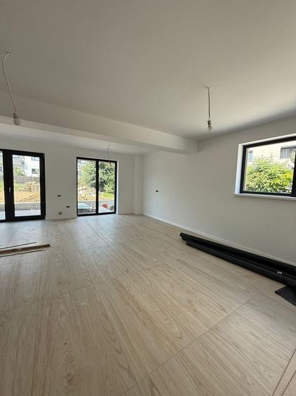 Duplex cu 4 camere cu Canalizare în Theodor Pallady