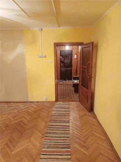 Apartament 2 camere in zona centrala Moldova Noua - 11