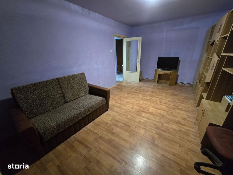 Resita, apartament 3 camere, decomandat, 86 mp, Lunca , zona Politie - 2