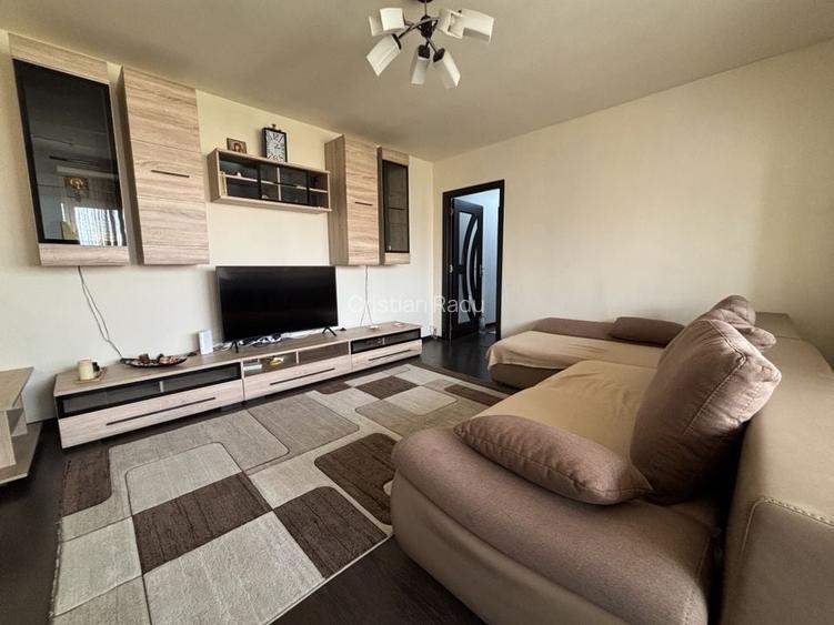 Apartament cu 3 camere, mobilat în Teiul Doamnei