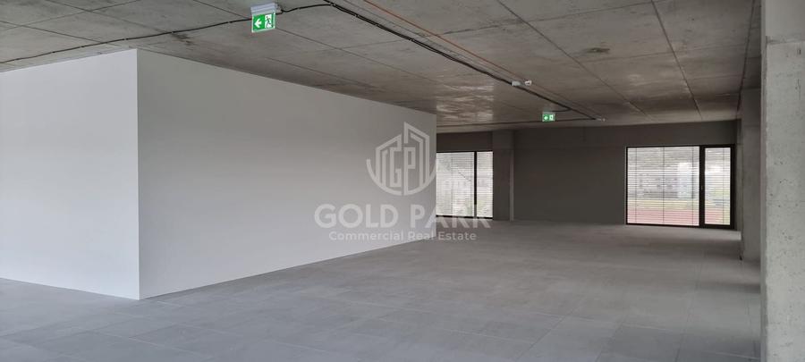 Birouri/ Clinica - 10 Parcari- Zona VIVO- Open Space / Terase - 6